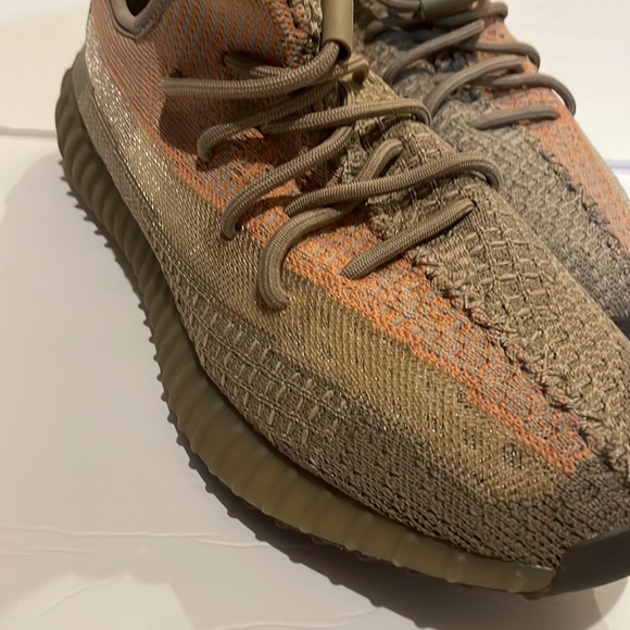 Adidas Yeezy Boost 350 V2 Sand Taupe - Picture 2 of 3